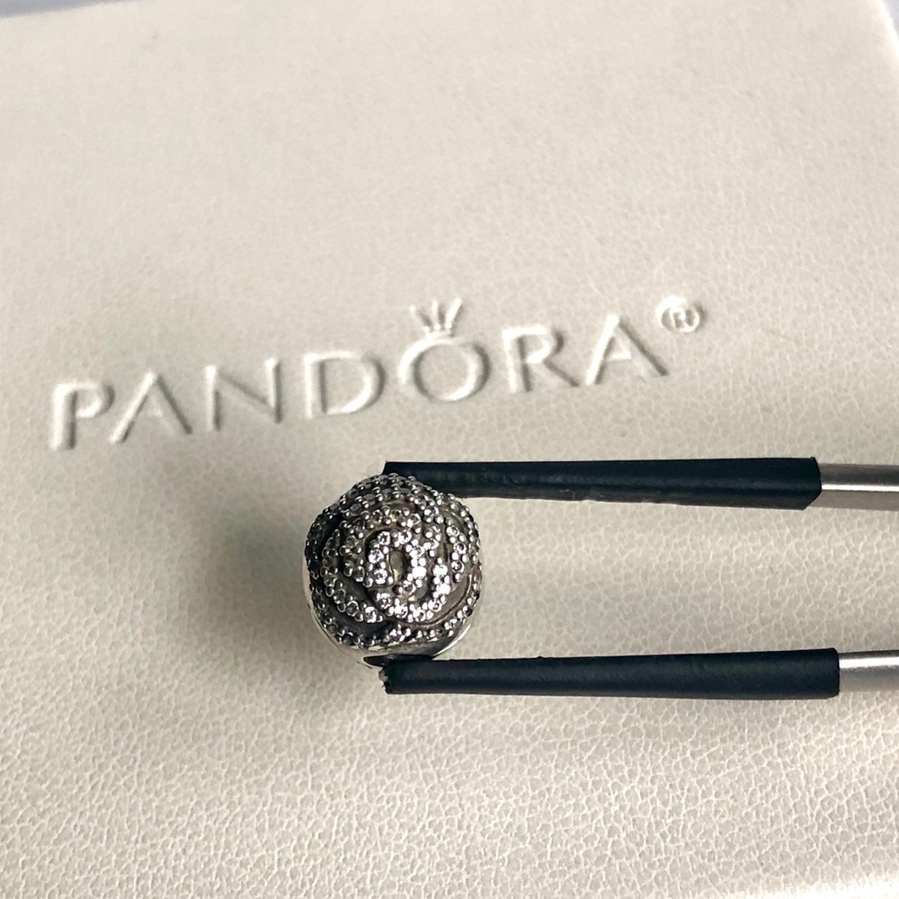 Pandora Shimmering Rose Clip